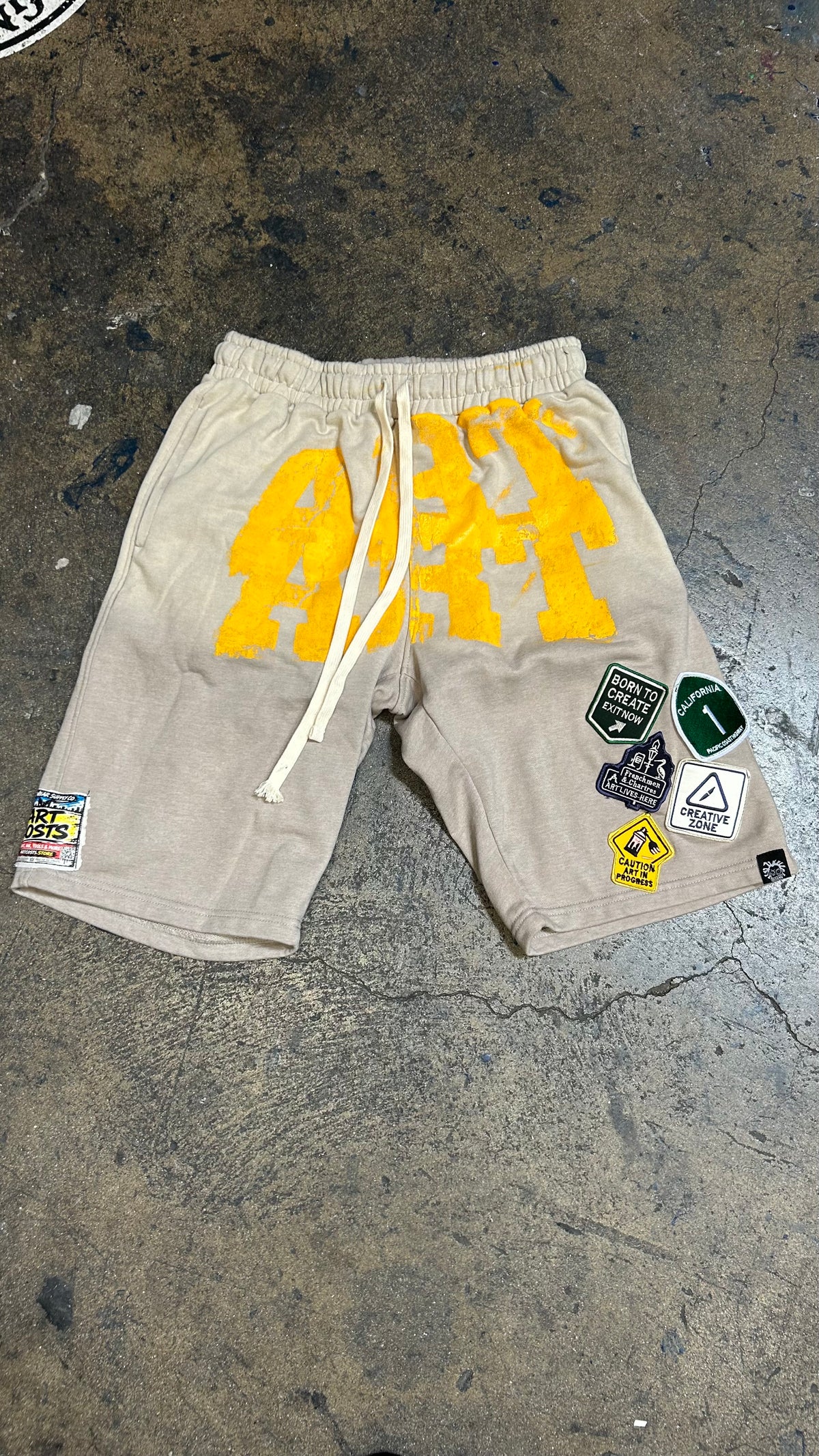 ART FADED SWEAT SHORTS