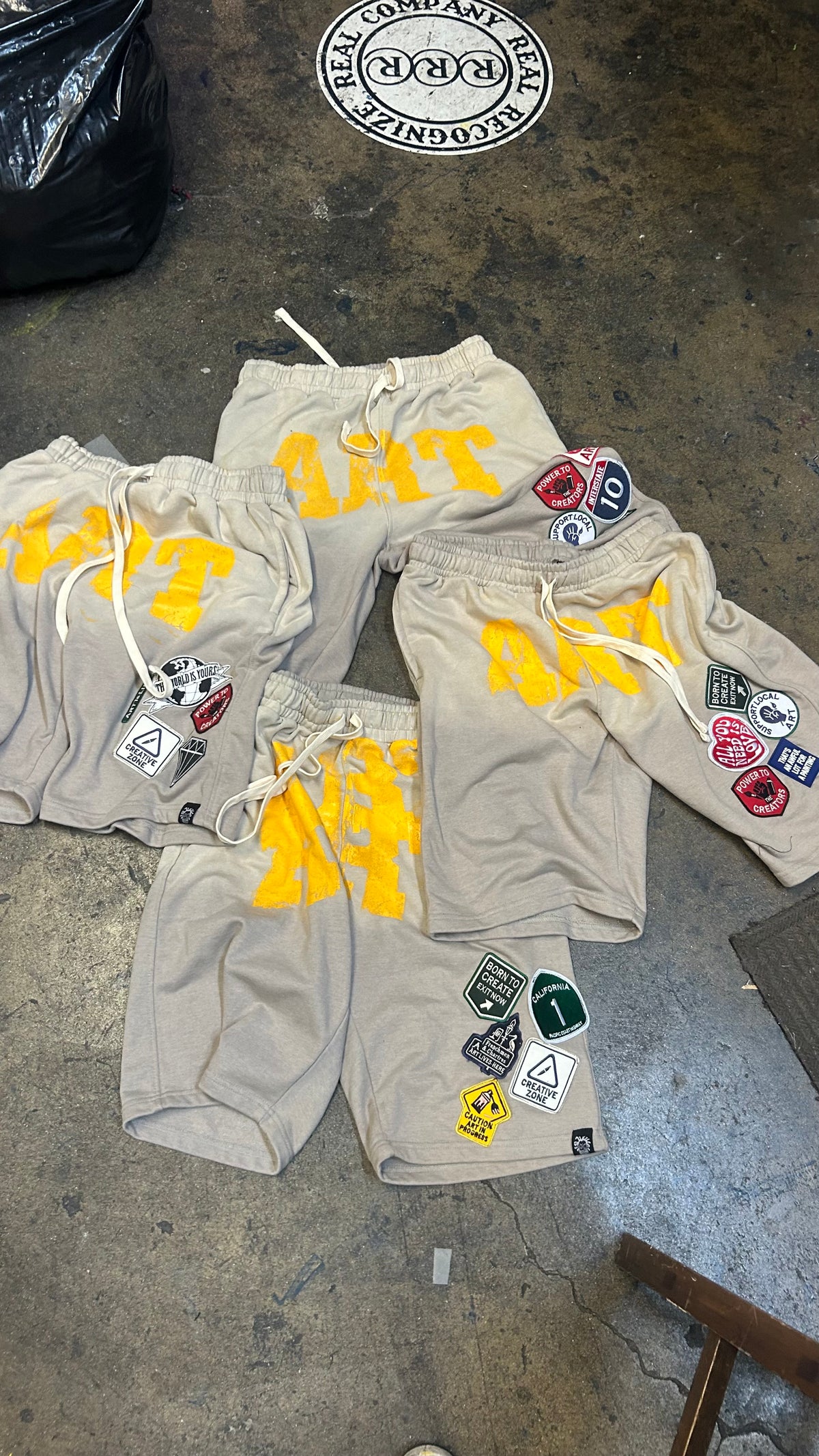 ART FADED SWEAT SHORTS